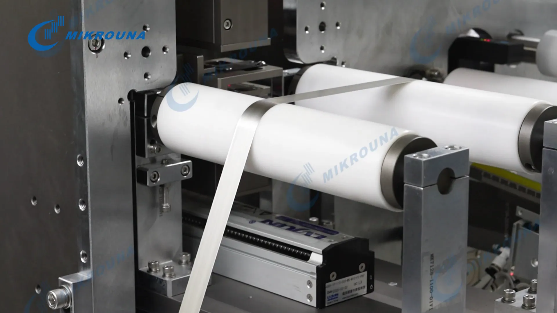 Lithium battery extruder